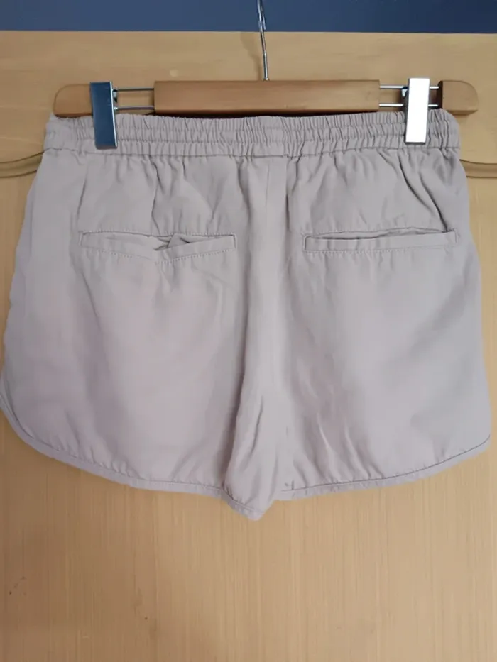 Short beige H&M - photo numéro 2