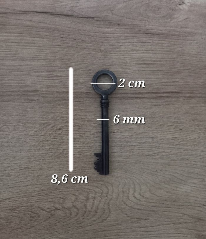 Clé ancienne en métal " 8,6 cm " - photo numéro 7