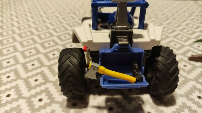 Policier avec voiturette et voleur à moto PLAYMOBIL complet sans boîte - photo numéro 4