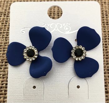 Boucles fleurs bleues