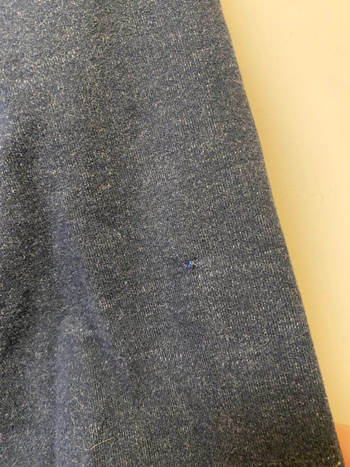 Pull à capuche bleu Le Coq Sportif taille S très bon état hormis petit accroc discret sur une manche - photo numéro 6