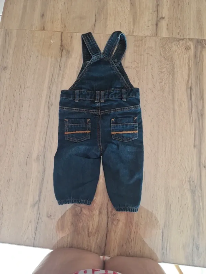 Lot - 2 salopettes + 1 tee shirt - 9 mois - photo numéro 4