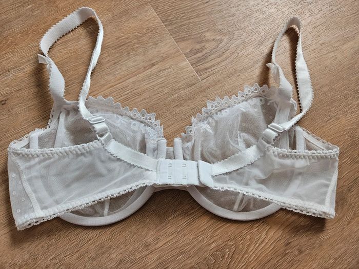 Soutien gorge femme avec baleine - photo numéro 2