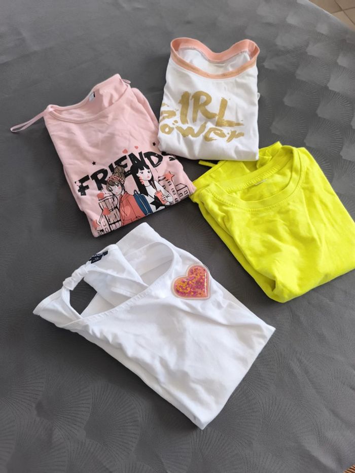 Lot de 3 tee shirts et 1 débardeur