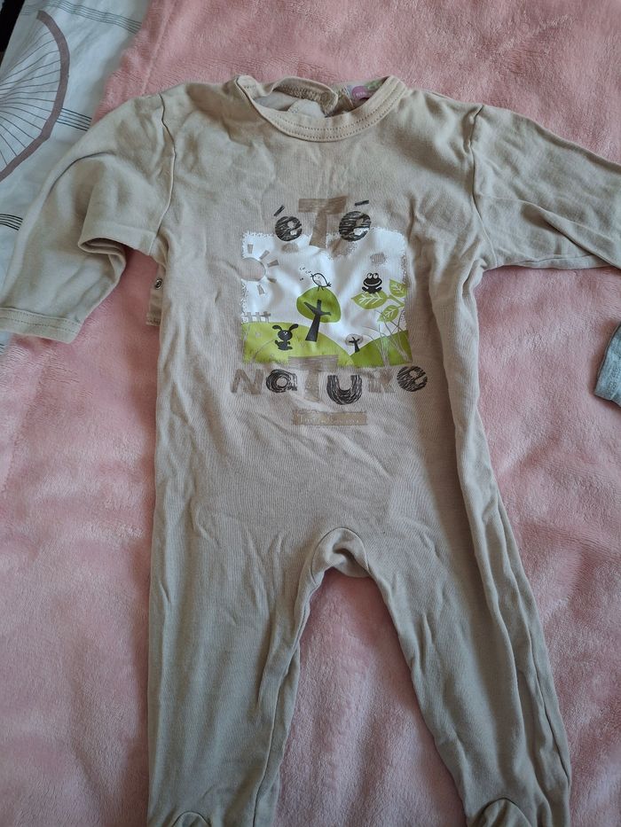 Lot 1 pyjama 1 bodies - photo numéro 2