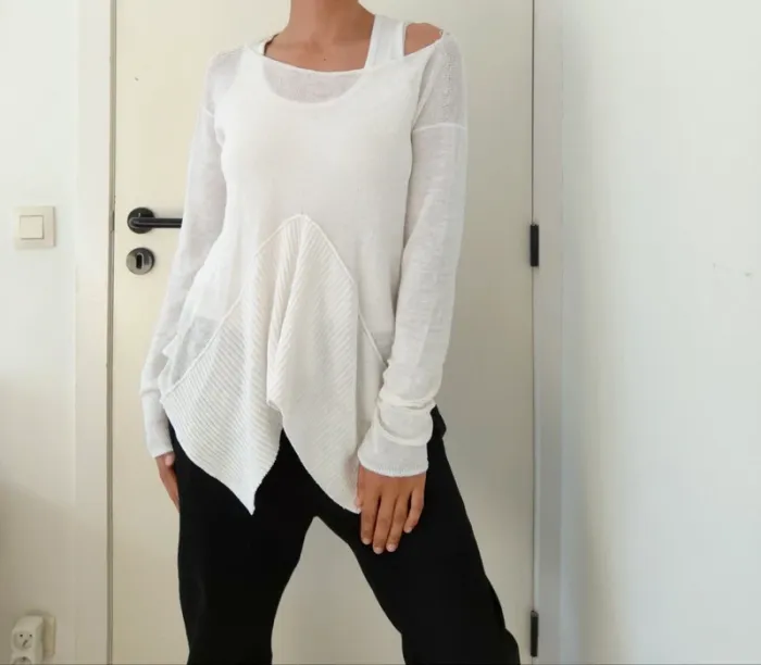 Superbe pull en lin Sarah Pacini blanc asymétrique taille unique