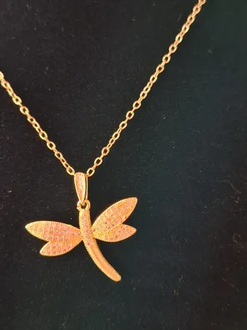 Magnifique collier femme Libellule neuf