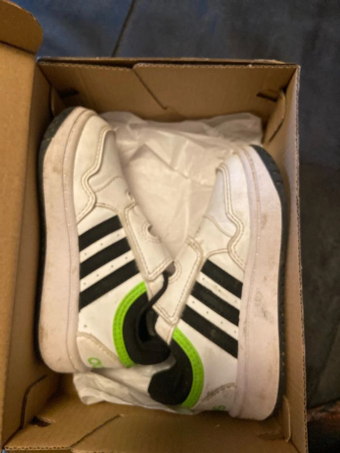 Baskets adidas pointure 24 - photo numéro 7