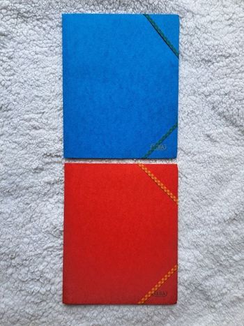 2 pochettes élastiques pour feuilles 17x22cm