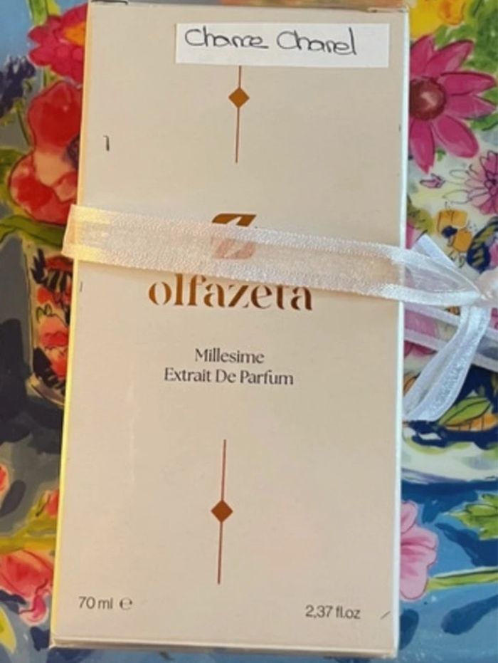 Parfum Chogan 70 ml avec ses recharges - féminin floral neuf avec étiquette