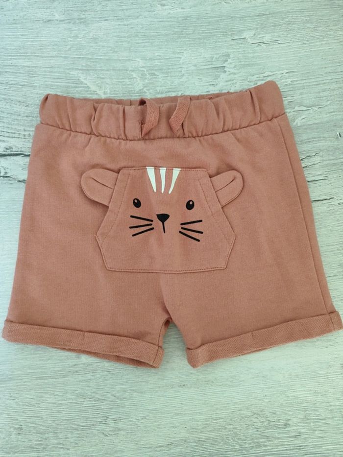 Short neuf