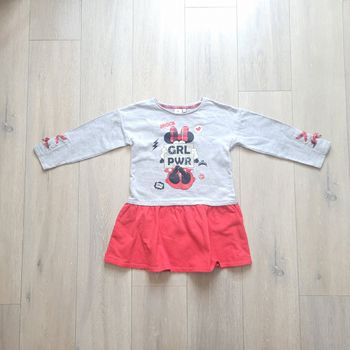 Robe Minnie gris et rouge. Fille 8 ans. Marque Disney