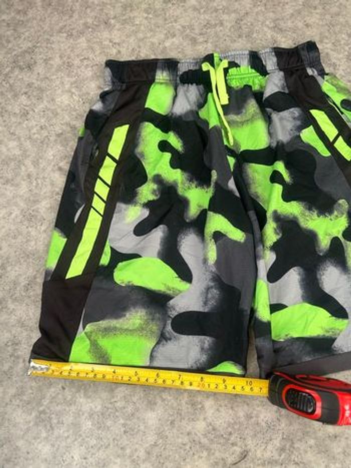 Short Russell XL enfant/14-16 ans camouflage noir & vert fluo - photo numéro 4