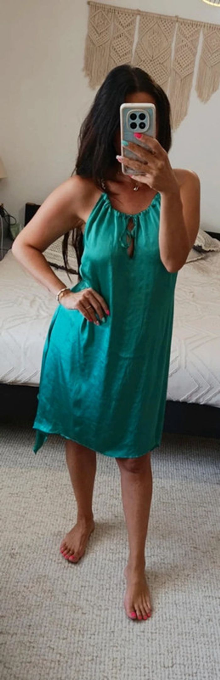 Robe d'été de soirée légère fluide Impérial soyeuse vert émeraude asymétrique classe chic