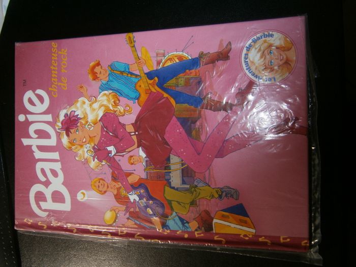 Livre BARBIE chanteuse de rock de 4 à 9 ans - photo numéro 2