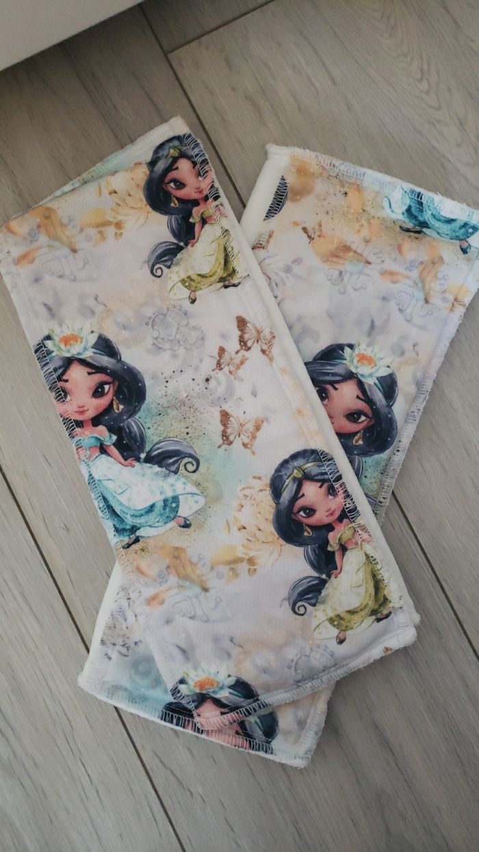 Insert mimi chat princesse jasmine