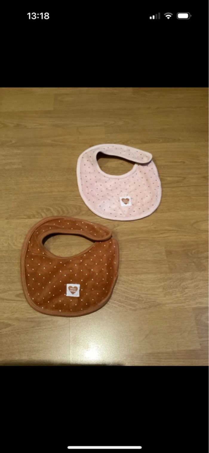 Lot de 2 bavoirs bébé fille
