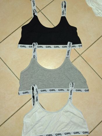 3 brassières M