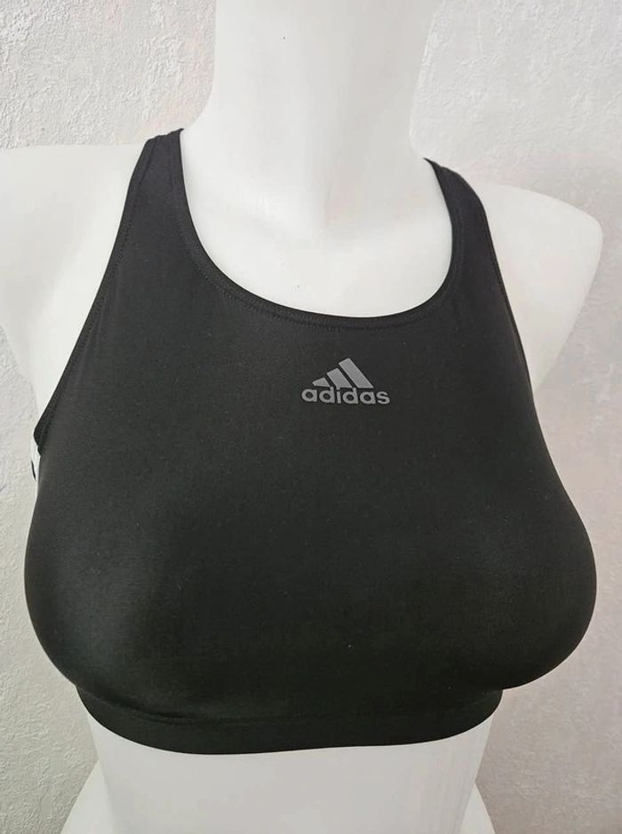 Brassière.
Adidas.
Taille : 36 (voir étiquette) - photo numéro 3