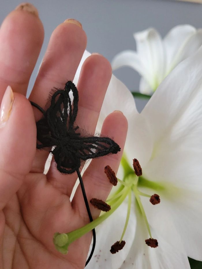 Collier schoker papillon noir - photo numéro 3