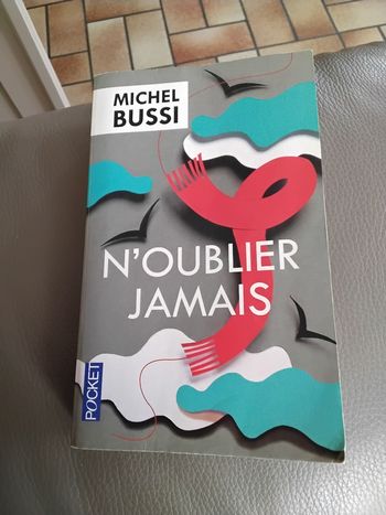 Livre de poche de Michel Bussi