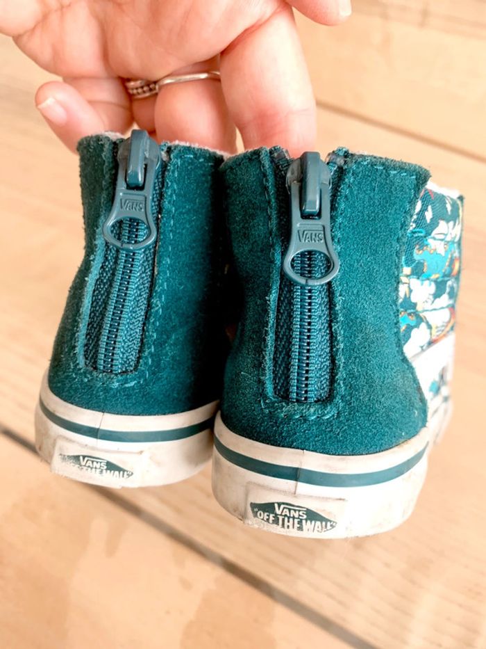 Jolie paire de baskets Vans en cuir suédé - photo numéro 4