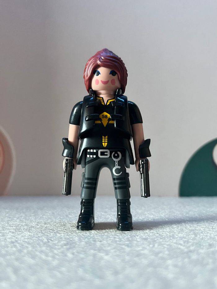 Playmobil figurine mystère série 22 violette - Policière / Espionne
