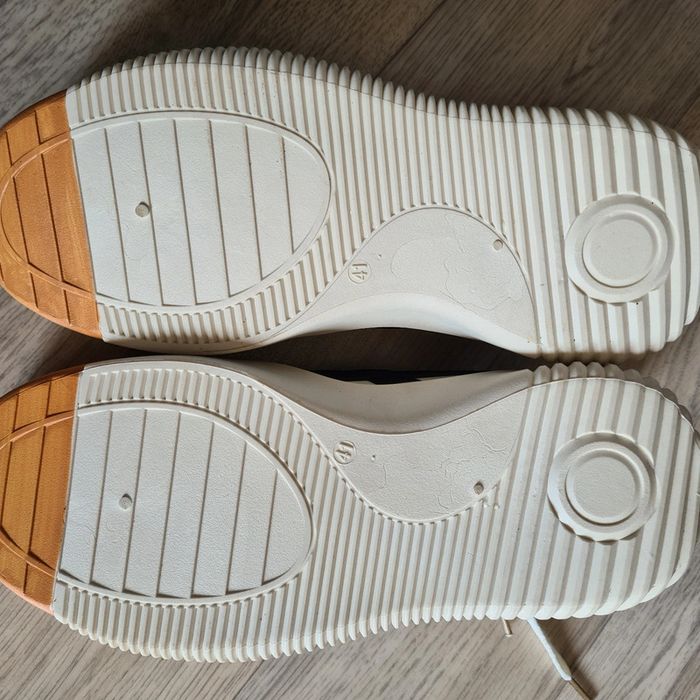 Chaussures de sport neuves 41 - photo numéro 4
