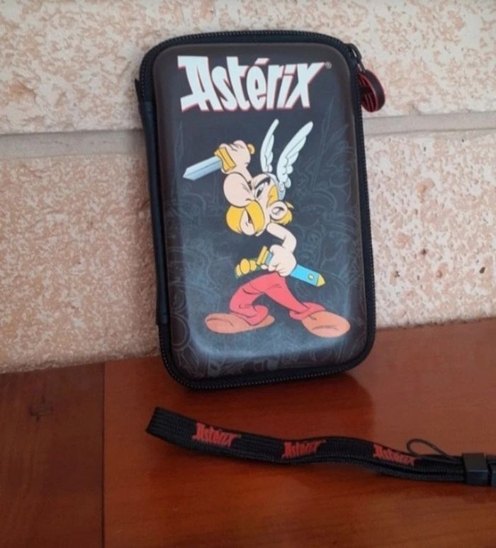 Astérix : Astérix : Sacoche rigide protection 3 D.S / DSI /DS Lite/ NEW  3 DS