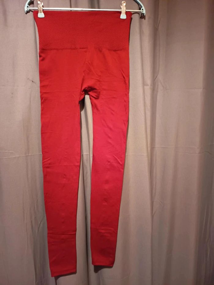 Legging, fushia . Marque Alby . Chaud un peu polaire intérieur. Matière spandex et polyester. - photo numéro 4