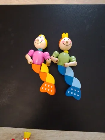2 sirénes roi et reines - queues articulées pour faire un casses têtes