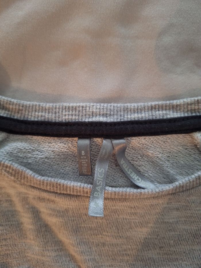 Pull fille 8ans - photo numéro 2