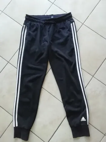 Pantalon Jogging De Sport Adidas Taille env M (petit L 44/46)