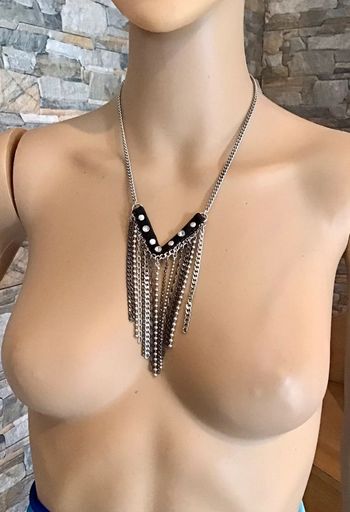 Très jolie collier fantaisie