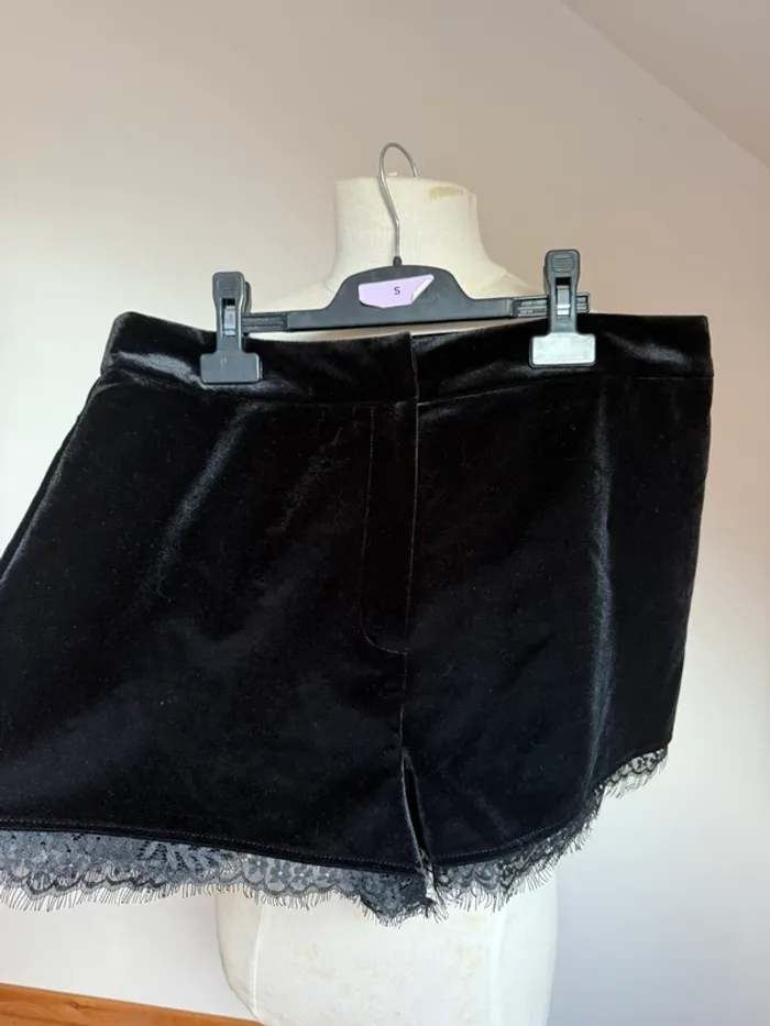 Superbe short noir neuf en velours et dentelle River Island 🌸 38 M - photo numéro 2