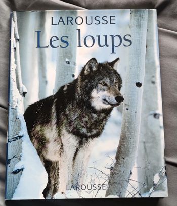 Les loups - Larousse