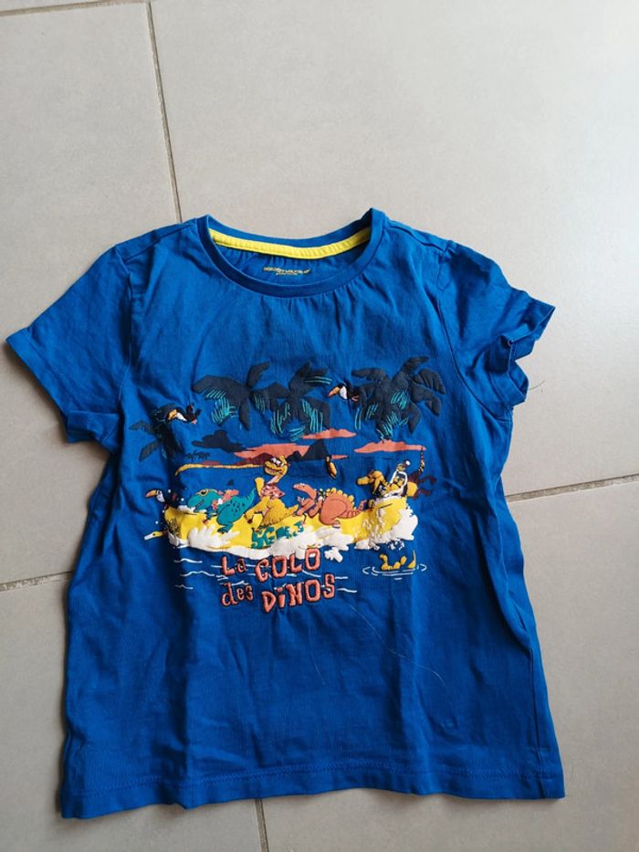Tee-shirt taille 5 ans