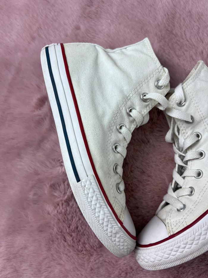Converse Chuck Taylor Blanche Montantes – Pointure 33,5 - photo numéro 10