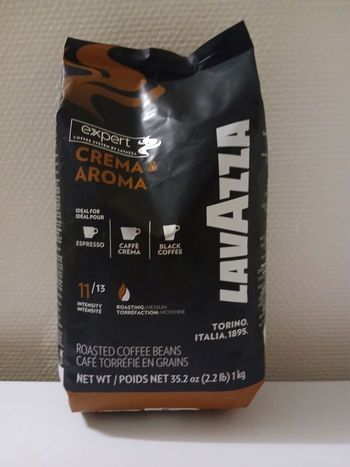Cafe en grain de 1 kg marque lavazza neuve 
