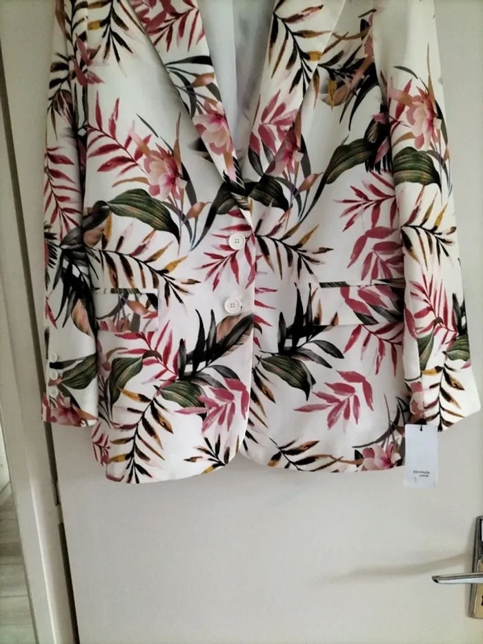 Veste a fleurs neuf - photo numéro 4