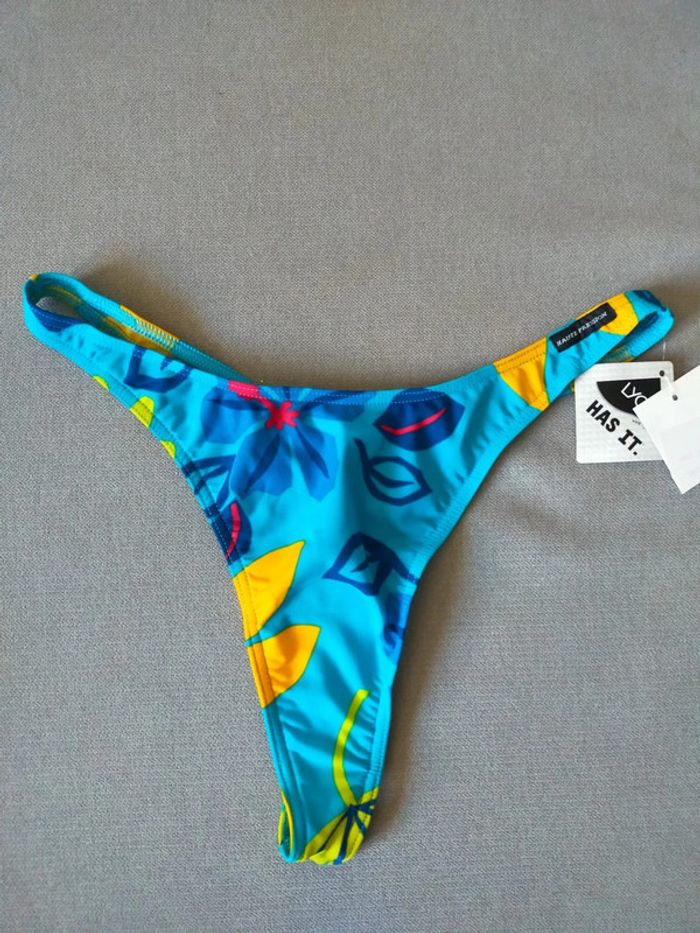 Bas de maillot de bain tanga bleu imprimé tropical – Haute Pression – Taille 42