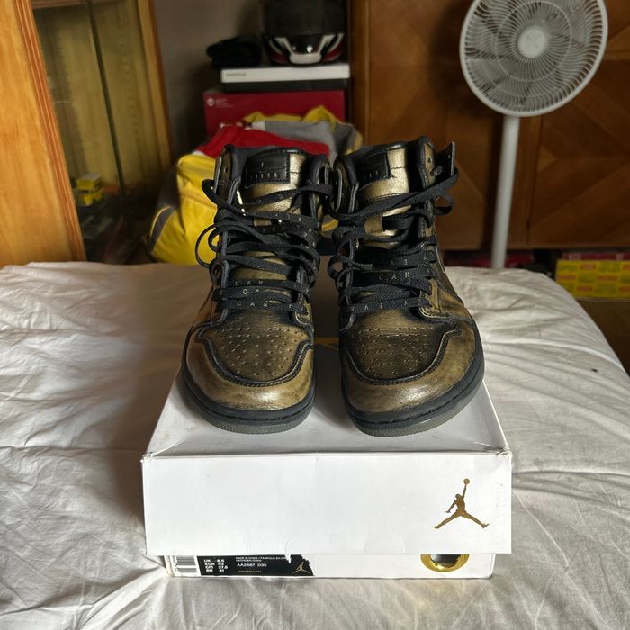 Air Jordan 1 Wings Metallic Gold - photo numéro 2