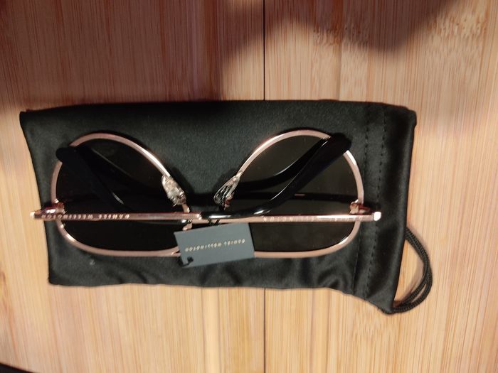 Lunettes de soleil Daniel Wellington neuve - photo numéro 10