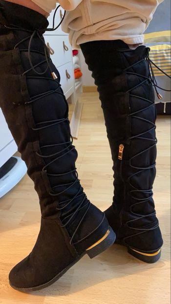 Bottes montantes à lacets