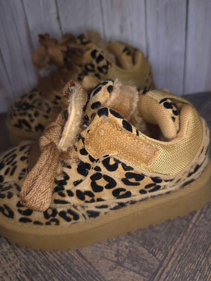 Baskets polaires filles léopard tendances - Taille 26 - NEUVES 🌟 - photo numéro 2