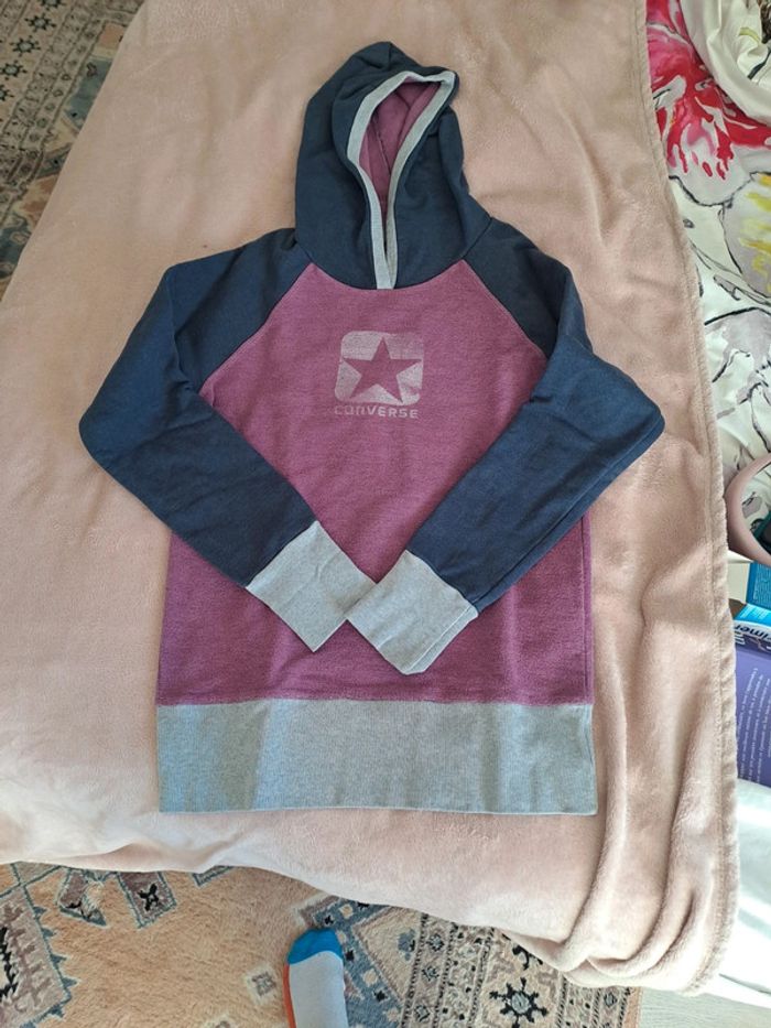 Joli sweat long converse fushia et violer taille 38