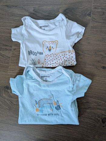 Lot de bodies 18M