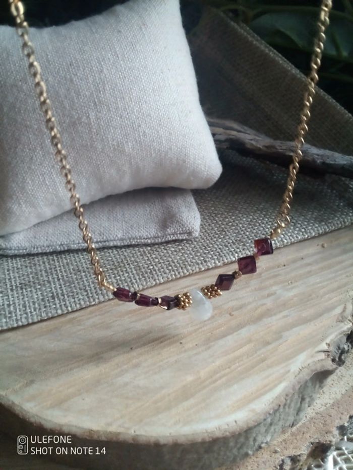 Collier grenat et pierres de lune naturelles - photo numéro 2