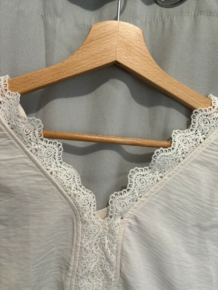 Blouse détails dentelle - photo numéro 5