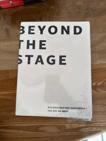 Livre beyond the stage